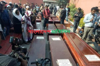 নেপালে কফিনের সারিতে স্বজনদের কান্না