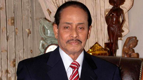 ৮৯তম জন্মদিনের কেক কাটলেন সাবেক রাষ্ট্রপতি এরশাদ