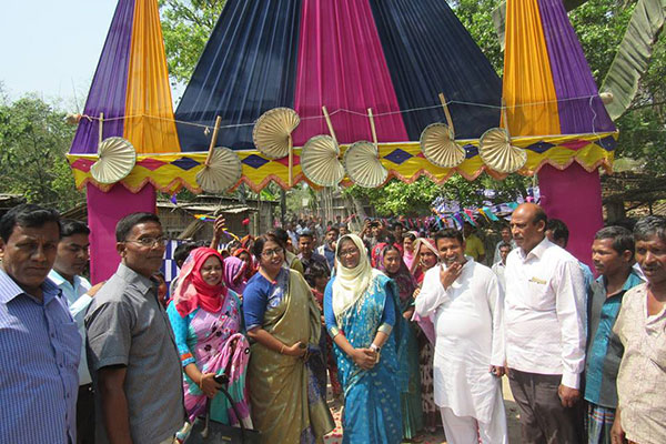 বাংলাদেশ প্রতিদিন'র খবরে তালপাখা কারিগরদের অনুদান