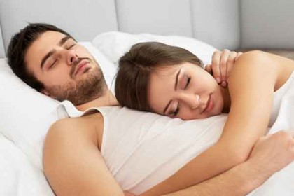 এক মিনিটেই ঘুমানোর সহজ উপায়