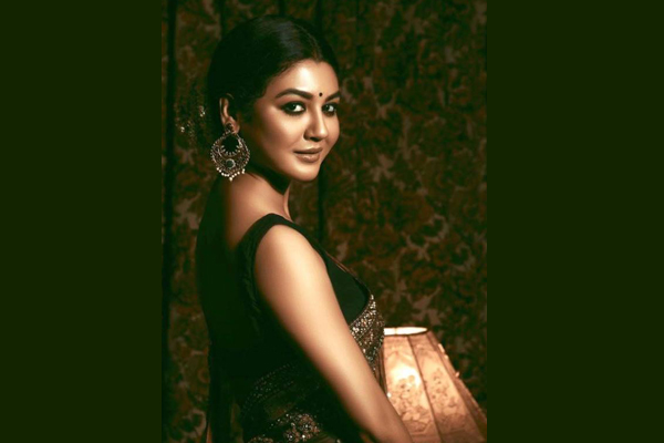 কলকাতায় নারীকেন্দ্রিক ছবিতে জয়া