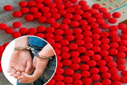 বরিশালে ১৫০০ পিস ইয়াবাসহ আটক ৫