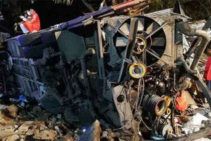 থাইল্যান্ডে গাছের সঙ্গে বাসের ধাক্কা, নিহত ১৭