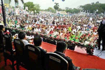 সোহরাওয়ার্দী উদ্যানে জাতীয় পার্টির মহাসমাবেশ, মঞ্চে এরশাদ