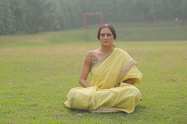 'আজ পূরবীর দিন' নাটকে বীরাঙ্গনা চরিত্রে অপর্ণা