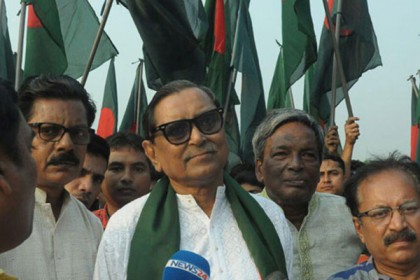 ওয়ার্কার্স পার্টিতে ওপর তলার মানুষ থাকলে চলবে না: মেনন