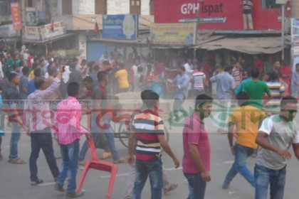 স্বাধীনতা দিবসের আলোচনা সভায় যুবলীগের হামলা 

