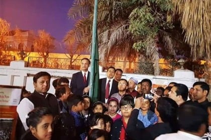 বাহরাইনের আকাশে স্বাধীন বাংলার লাল সবুজের পতাকা 