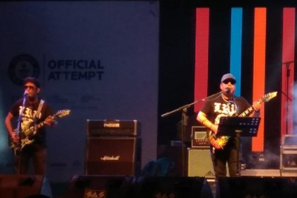 স্বাধীনতা দিবসে মঞ্চ মাতালেন আইয়ুব বাচ্চু