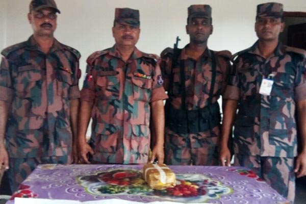 টেকনাফে ১০ হাজার পিস ইয়াবা উদ্ধার


