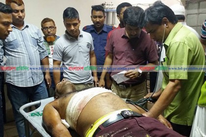 ময়মনসিংহে এসআইকে মাদক বিক্রেতার ছুরিকাঘাত 
