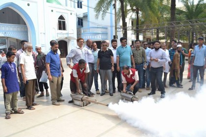 সিলেটে মশার বিরুদ্ধে অ্যাকশনে সিসিক

