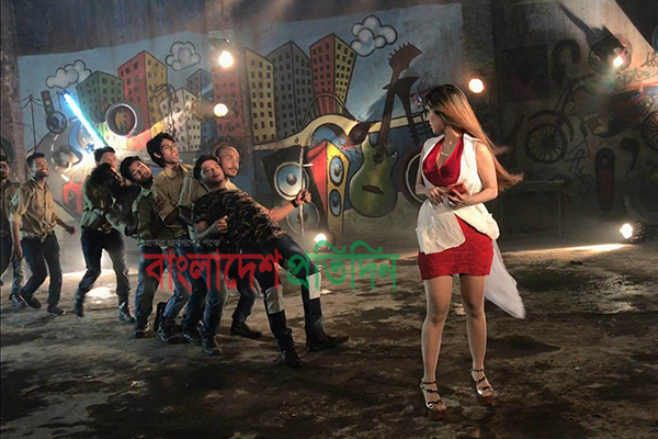 তুখোড় ফ্যান্টাসীতে নায়লা নাঈম