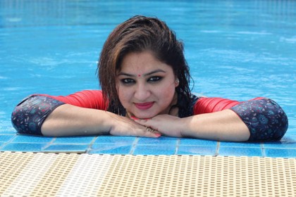 টিভি উপস্থাপনায় নায়িকা রেসির অভিষেক