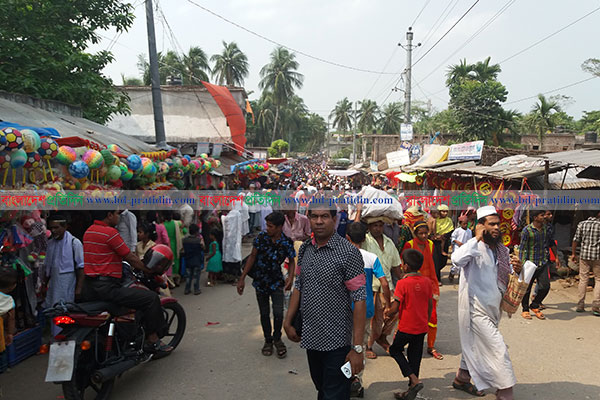 বাগেরহাটে হযরত খানজাহান (রহ.) মাজারে মেলা শুরু 