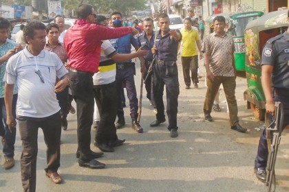 নোয়াখালীতে বিএনপির মিছিলে পুলিশের লাঠিচার্জ, আহত ১০ 