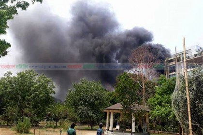 রাজধানীর গুলশানে ভবনের গোডাউনে অগ্নিকাণ্ড