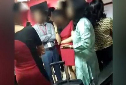চেন্নাইয়ে বিমানসেবিকাদের নগ্ন করে তল্লাশি, বিক্ষোভ