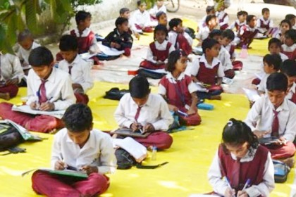 যে স্কুলে তৈরি হচ্ছে শত শত 'ভাইরাস'!
