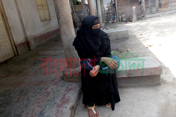 প্রেমিকের বাড়িতে চলছে এইচএসসি পরীক্ষার্থীর অনশন!

