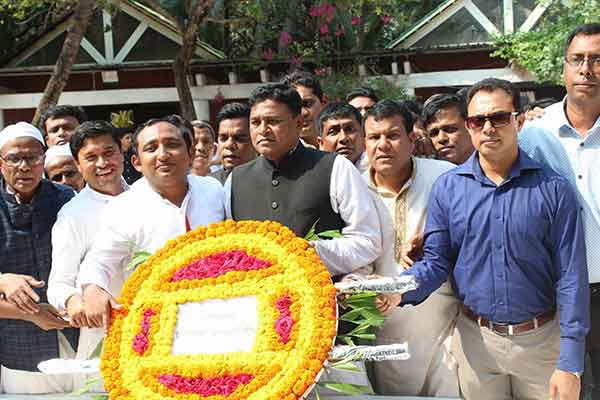 বঙ্গবন্ধুর সমাধিতে নব নির্বাচিত এমপি সংগ্রামের শ্রদ্ধাঞ্জলি 
