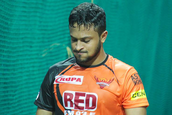হায়দরাবাদ সমর্থকদের উদ্দেশ্যে যা বললেন সাকিব