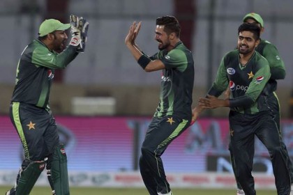 ওয়েস্ট ইন্ডিজকে হোয়াইট ওয়াশ করল পাকিস্তান
