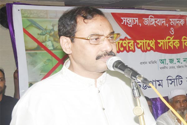 'মাদকাসক্তদের ছবি গণমাধ্যমে ছড়িয়ে দেওয়া হবে'


