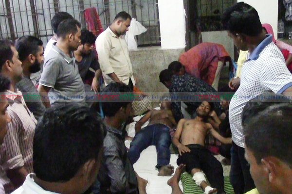 মাদারীপুরে ছাত্রলীগের দুই গ্রুপের রক্তক্ষয়ী সংঘর্ষ, আহত ৩০