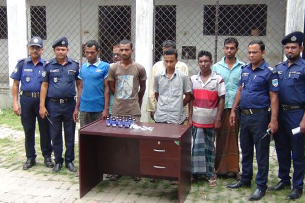 সাতক্ষীরায় বিশেষ অভিযানে জামায়াত কর্মীসহ আটক ৬৫