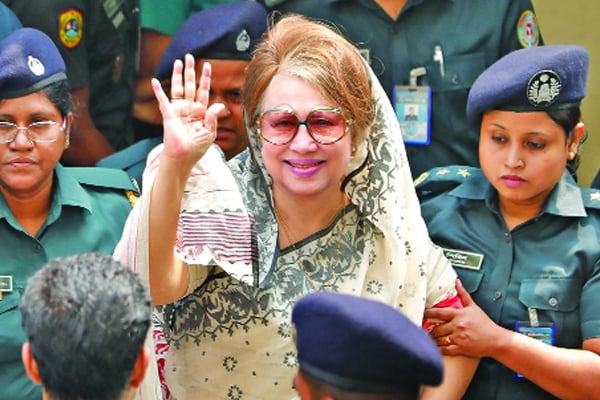 হঠাৎ বঙ্গবন্ধু হাসপাতালে খালেদা