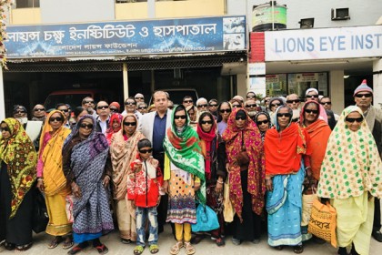 বাগেরহাটে অন্ধত্ব থেকে মুক্তি পেলেন সাড়ে ৪ শতাধিক মানুষ 

