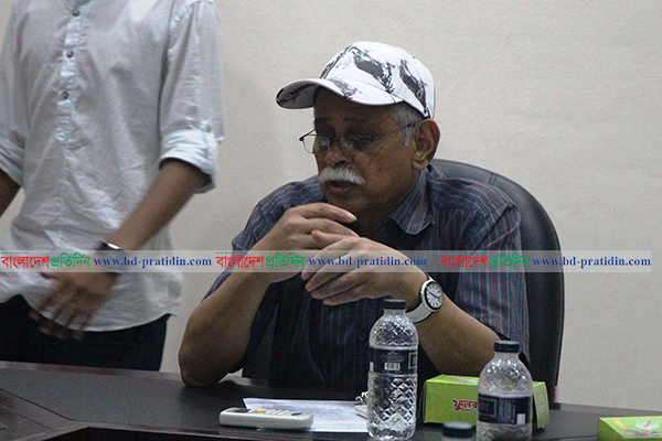 মুক্তিযোদ্ধাদের সম্মান অক্ষুন্ন রাখতে কোটা সংস্কার প্রয়োজন: জাফর ইকবাল 
