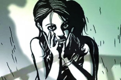 মদ্যপ বাবার হাত থেকে বাঁচতে নিষিদ্ধ পল্লীতে ঠাঁই সেই কিশোরীর 