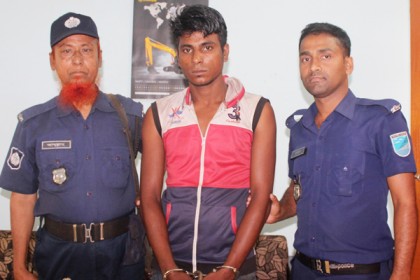 নেশার টাকার জন্য স্ত্রীর মুখে গরম তেল; স্বামী গ্রেফতার