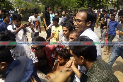 জাবিতে পুলিশ-ছাত্র সংঘর্ষ, আহত অর্ধশত