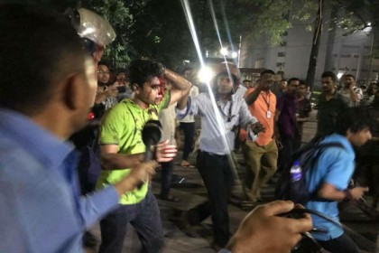 আন্দোলনকারীদের সঙ্গে আলোচনায় বসতে চায় সরকার