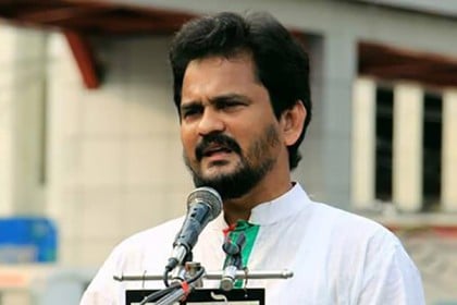 ফেঁসে যাচ্ছেন ইমরান এইচ সরকার