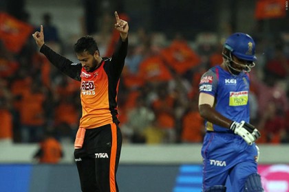 রাজস্থান রয়্যালসকে উড়িয়ে দিল সাকিবরা 