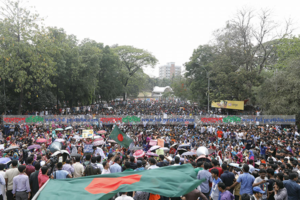 আন্দোলনে উত্তাল ঢাকা বিশ্ববিদ্যালয়