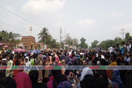 ফের উত্তাল জাবি, ঢাকা-আরিচা মহাসড়ক অবরোধ