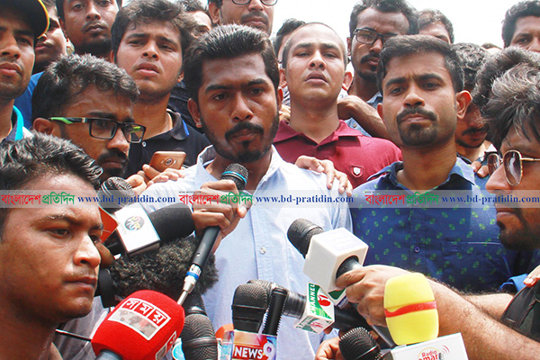 যে ৫ দাবি রেখে আন্দোলন স্থগিত করেছেন শিক্ষার্থীরা