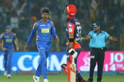 বৃষ্টি বিঘ্নিত ম্যাচে দিল্লিকে ১০ রানে হারাল রাজস্থান