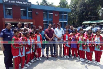 ঝিনাইদহে বঙ্গমাতা গোল্ডকাপ বিজয়ীদের সংবর্ধনা