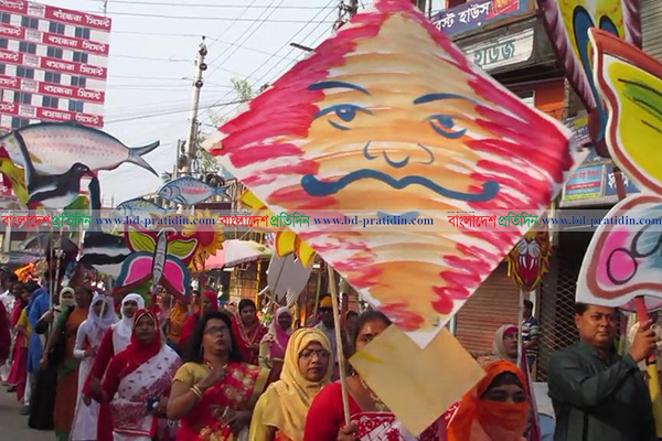 ঝিনাইদহে মঙ্গল শোভাযাত্রায় পাখি-হাতি-মাছ
