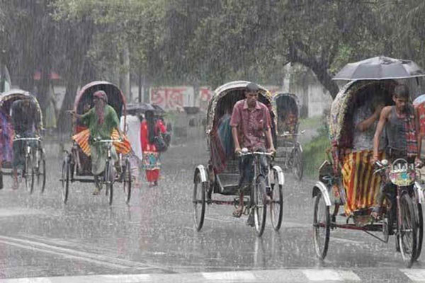 রাজধানীতে বৈশাখের উৎসবে শিলা বৃষ্টির হানা
