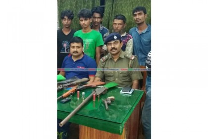 পশ্চিমবঙ্গের সুন্দরবনে অস্ত্রসহ ৫ বাংলাদেশি জলদস্যু আটক