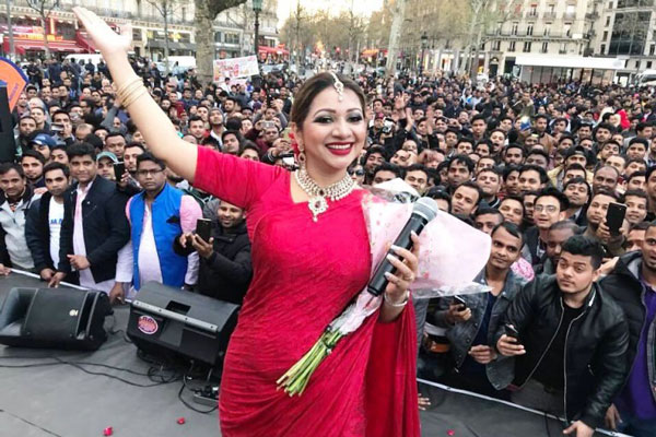 প্যারিসে বাঙালির প্রাণের উৎসব বৈশাখ উদযাপন