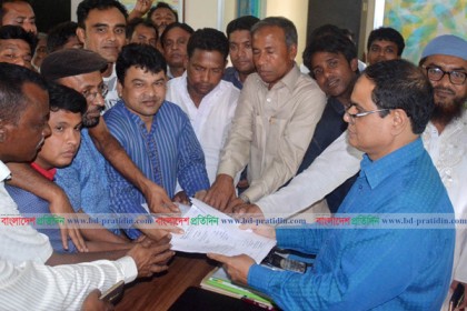বগুড়ায় ইউপি ও পৌরসভা নির্বাচনে প্রার্থীদের মনোনয়ন দাখিল 