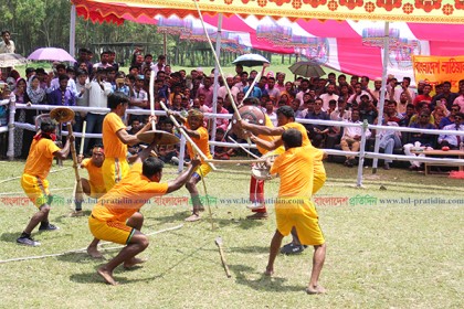 ইবিতে ঐতিহ্যবাহী লাঠি খেলা 